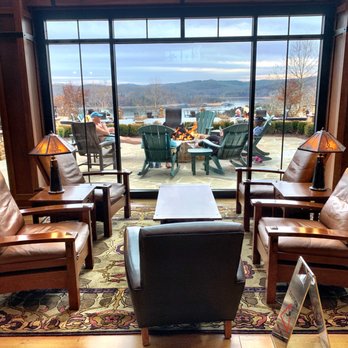 The Cliffs at Long Creek - Comfortable indoor seating area with a grand view - Vacation Rentals Near Me - Ridgedale, Missouri The Cliffs at Long Creek - Comfortable indoor seating area with a grand view - Vacation Rentals Near Me - Ridgedale, Missouri
