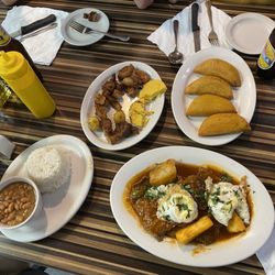 La Pollera Colorada - We shared some delicious appetizers and an awesome dinner plate.