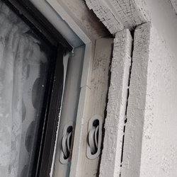 That 1 Painter San Marcos - Here is an example of what they said was pressurewashed, scraped, primed, caulked and painted.