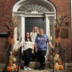 Franklin Walking Tours - Fall is the best time for a walking tour in Franklin, TN!
We know all the best photo spots, too.