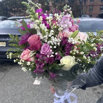 Halka's Florist - Picture perfect floral bouquet - Florists Near Me - Clifton, New Jersey Halka's Florist - Picture perfect floral bouquet - Florists Near Me - Clifton, New Jersey