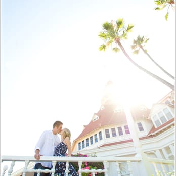 flutter glass PHOTOGRAPHY - engagement pics - hotel del coronado - Photographers Near Me flutter glass PHOTOGRAPHY - engagement pics - hotel del coronado - Photographers Near Me