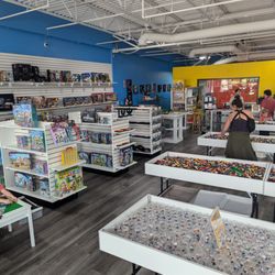 Bricks & Minifigs