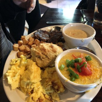 B Matthews Eatery - The Lamppost - New American Near Me - Savannah, Georgia