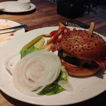 Yard House - New American Near Me - Concord, California