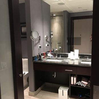 Ivy Hotel - Bathroom. - Hotels Near Me - Chicago, Illinois