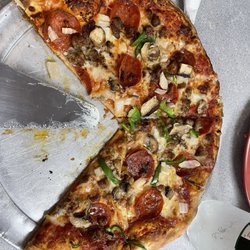 Jo's Diner & Pizzeria - Loaded pizza 12"