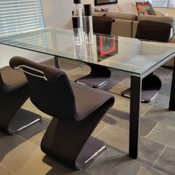Trims, Decor & More Design Showroom & Upholstery Workroom