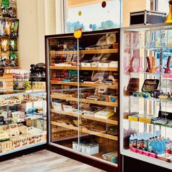 Vienna Tobacco - Cigars, Glass Cleaners & Accessories