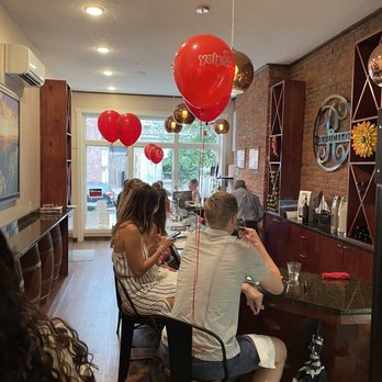 Refucilo Winery - Bar area - Wine Tasting Room Near Me - Pittsburgh, Pennsylvania