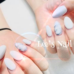 Lee's Nail - Marble nails are done by Henry