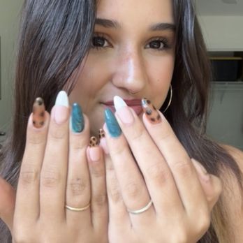 Lavish Nails & Spa - Nails - Nail Salons Near Me - Gulf Breeze, Florida