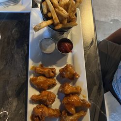 Medusa Bar & Grill - Wings and fries