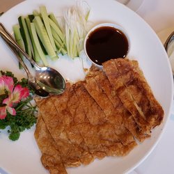 Loving Hut Archway - The aromatic "duck" is a MUST when visiting!!