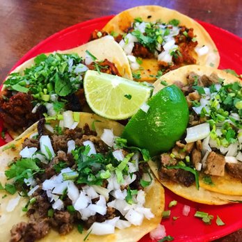 Tacos La Banqueta - lengua, al pastor, bistek (@mm.eatz) - Mexican Near Me - Fort Worth, Texas
