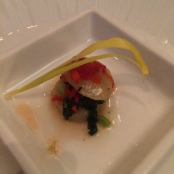Chefs Plate - Scallops with spinach and red pepper - Bars Near Me - Playa del Carmen, ROO