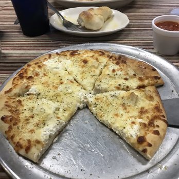 Luca's Italian Restaurant - My White Garlic Chicken Pizza - Italian Near Me - Orange Park, Florida
