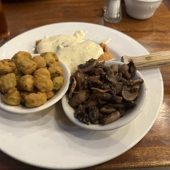 Safari Miles - Country Chicken with White Gravy, Okra and Sautéed Muahrooms - Bars Near Me - Denver, North Carolina