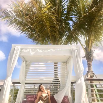 Kimpton Hotel Palomar South Beach - Cabana on the rooftop - Hotels Near Me - Miami Beach, Florida Kimpton Hotel Palomar South Beach - Cabana on the rooftop - Hotels Near Me - Miami Beach, Florida