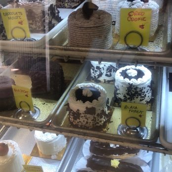 Glendale Bake Shop - Bakeries Near Me - Maspeth, New York
