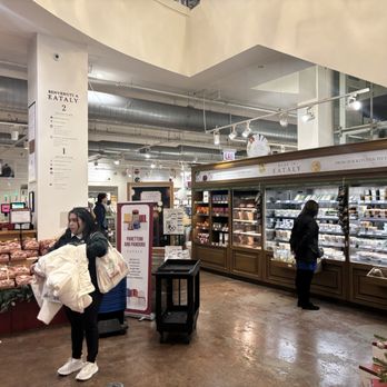 Eataly - Chicago - Pizza Near Me - Chicago, Illinois