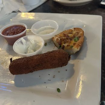 Trader's Mill Grill & Bar - Mozz stick and potato skins - Sports Bars Near Me - Indianapolis, Indiana