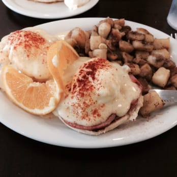 Eggs 'n Things - Classic eggs Benedict- more on that later. :o - Breakfast & Brunch Near Me - Honolulu, Hawaii