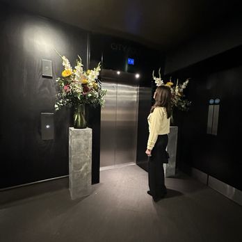 City Social - Dark entrance - British Near Me - London, XGL City Social - Dark entrance - British Near Me - London, XGL