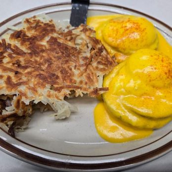 Johnny Pamcakes - Eggs Benedict - Breakfast & Brunch Near Me - Rockford, Illinois
