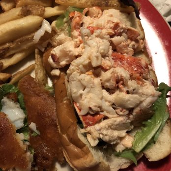 Atlantic Grille - Lobster roll - Breakfast & Brunch Near Me - Middletown, Rhode Island