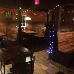 Admiral's Gallery & Keg Restaurant - Nice booths for some intimate time.