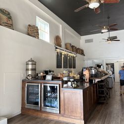 Serving bar