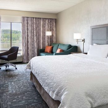 Hampton Inn Council Bluffs - Guest room - Hotels Near Me - Council Bluffs, Iowa Hampton Inn Council Bluffs - Guest room - Hotels Near Me - Council Bluffs, Iowa