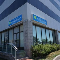Etobicoke Physio Sports Injury - Front steps of Etobicoke & Queensway Physiotherapy.