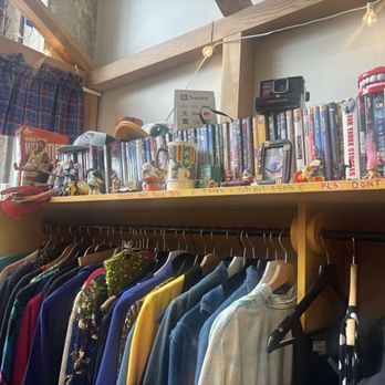 EveryThangDope - Lots of vintage clothes - Used, Vintage & Consignment Near Me - Atlanta, Georgia EveryThangDope - Lots of vintage clothes - Used, Vintage & Consignment Near Me - Atlanta, Georgia