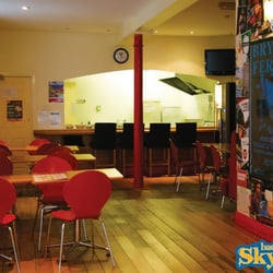 Sky Backpackers - Dining room.