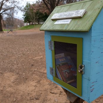 Independence Park - Little Free Library in this park (for kids) - Parks Near Me - Charlotte, North Carolina