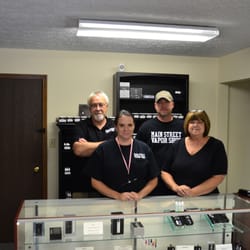 Main Street Vapor Shop - Owners on opening day