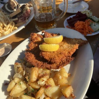 Speisekammer - Wiener Schnitzel Vom Schwein - German Near Me - Alameda, California