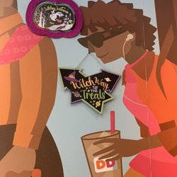 Dunkin' - More decorations