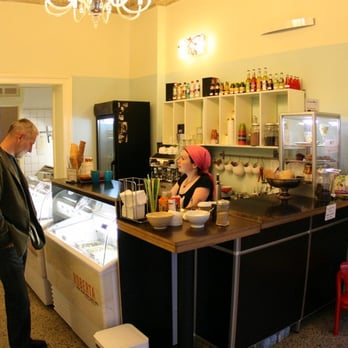 Eiscafé Roberta - Ice Cream & Frozen Yogurt Near Me - Berlin, BE