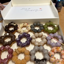 Mochi Ring Donut And Bubble Tea - 12 Mochi Donuts- Baker's Assortment