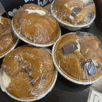 Wevegan Cafe - Mini pumpkin cakes - Bakeries Near Me - Tampa, Florida