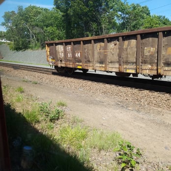 Trackside Brick Oven - Oh hai Connecticut Southern...y u run such a short train? :( - Pizza Near Me - Wallingford, Connecticut Trackside Brick Oven - Oh hai Connecticut Southern...y u run such a short train? :( - Pizza Near Me - Wallingford, Connecticut