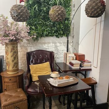 Chateau De Chantilly Cafe - Bakeries Near Me - Chantilly, Virginia