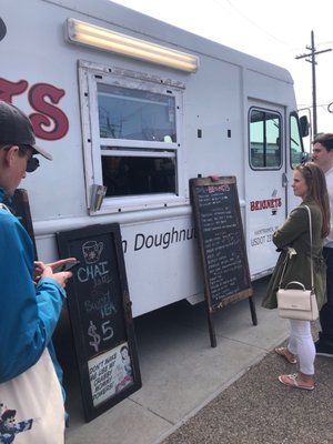 BEIGNETS 2 GO FRENCH DOUGHNUTS by null