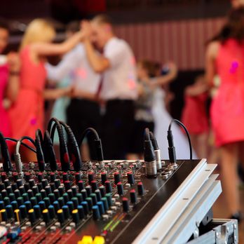 Krystal Ballroom - Hampton Falls - Thursday Night Practice Parties for students! - Dance Studios Near Me - Hampton Falls, New Hampshire Krystal Ballroom - Hampton Falls - Thursday Night Practice Parties for students! - Dance Studios Near Me - Hampton Falls, New Hampshire
