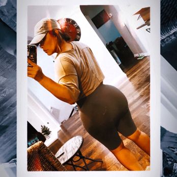 Lioness Glow Spray Tans - My glowing tan! My legs and arms have a beautiful bronze color. - Spray Tanning Near Me - Orange, California Lioness Glow Spray Tans - My glowing tan! My legs and arms have a beautiful bronze color. - Spray Tanning Near Me - Orange, California