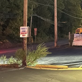 Frosty Cone - Private parking - Ice Cream & Frozen Yogurt Near Me - Elizabeth, Pennsylvania
