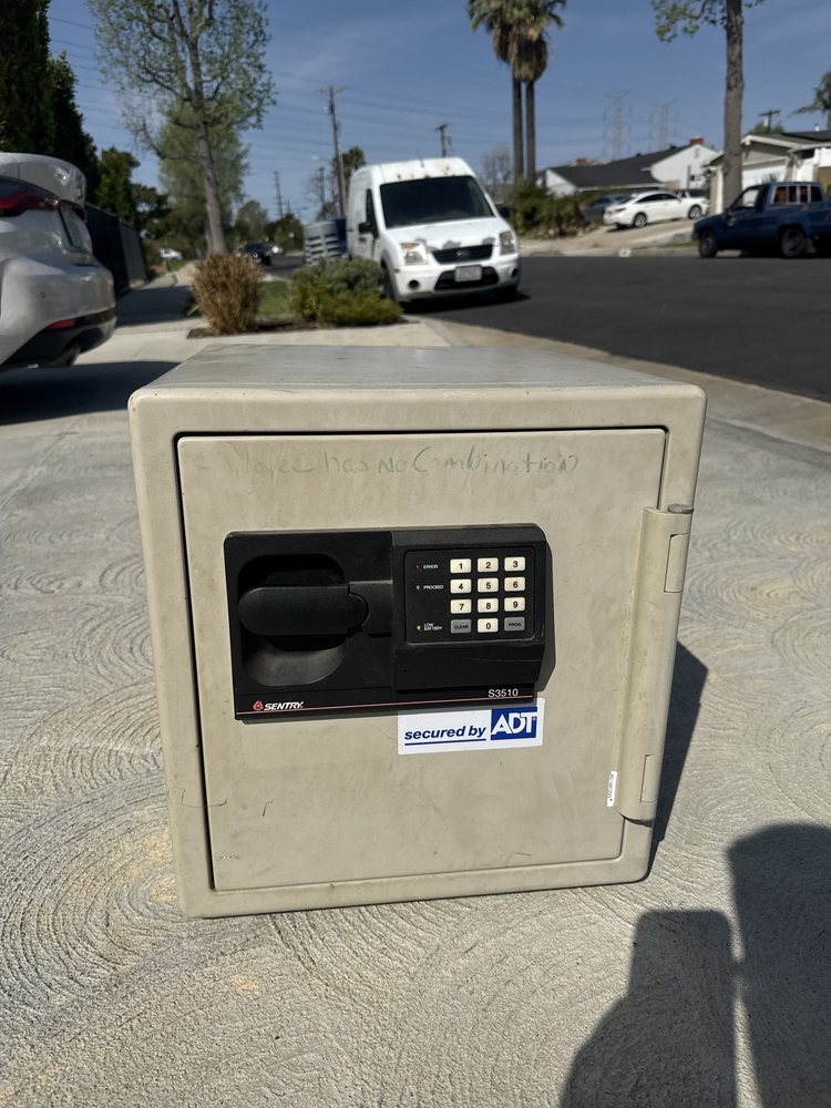 Slide of A Locksmith Near me